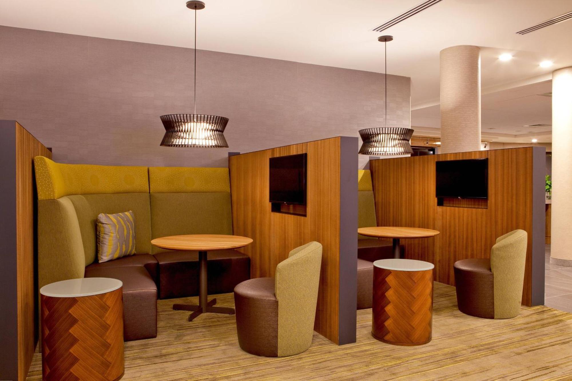 Courtyard By Marriott Yonkers Westchester County Exterior photo